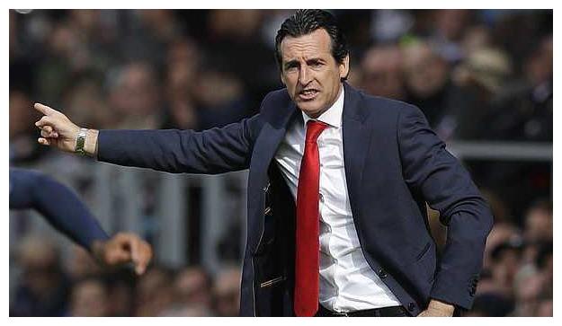 在后腰位置上,古恩多齐上轮联赛没有首发,本场他将首发出战,埃尔纳尼