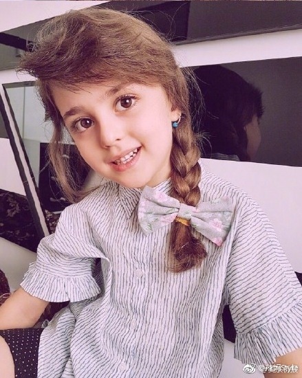伊朗8岁小女孩mahdis,被外国网友们称为"全球最美女孩"