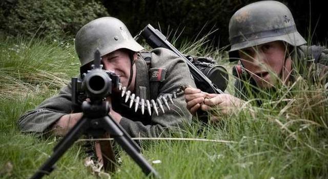 二战德军单兵装备,抗战时中国军队如装备,小日本怎能如此嚣张!