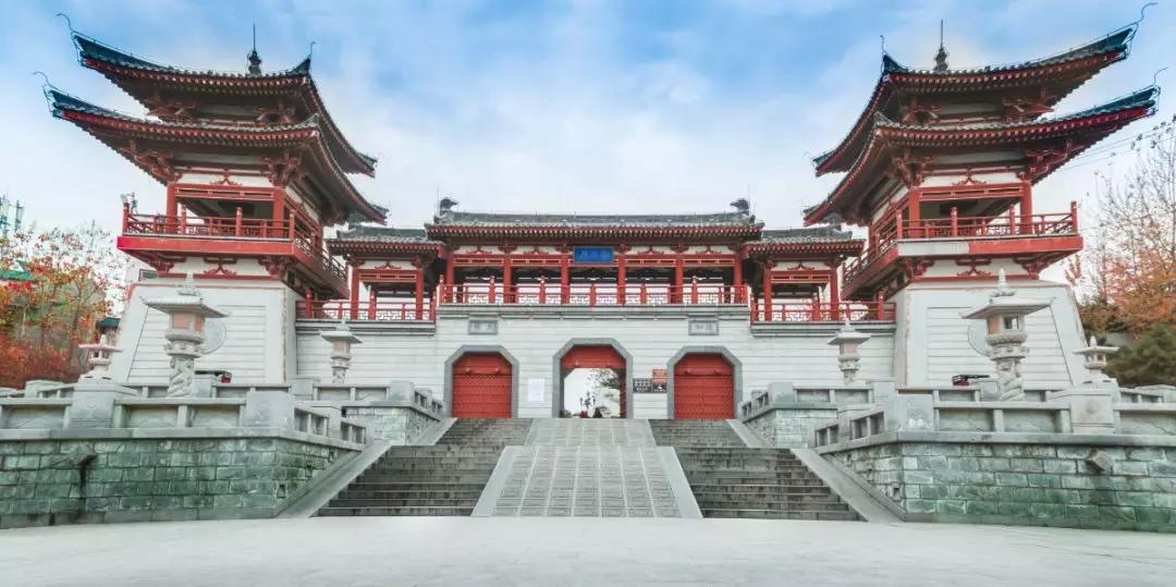 唐时为长安延兴门内新昌坊.