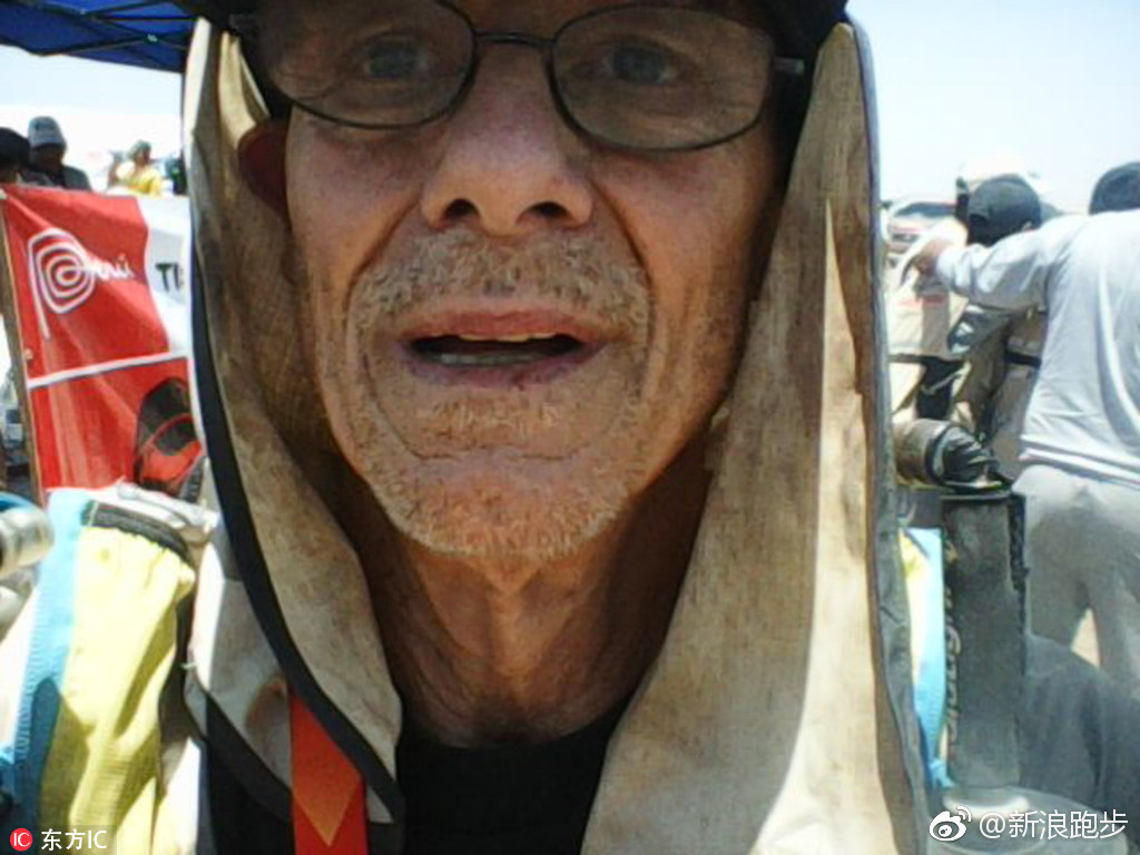 英国73岁老人痴迷跑"魔鬼马拉松" 头顶烈日沙漠跑6天
