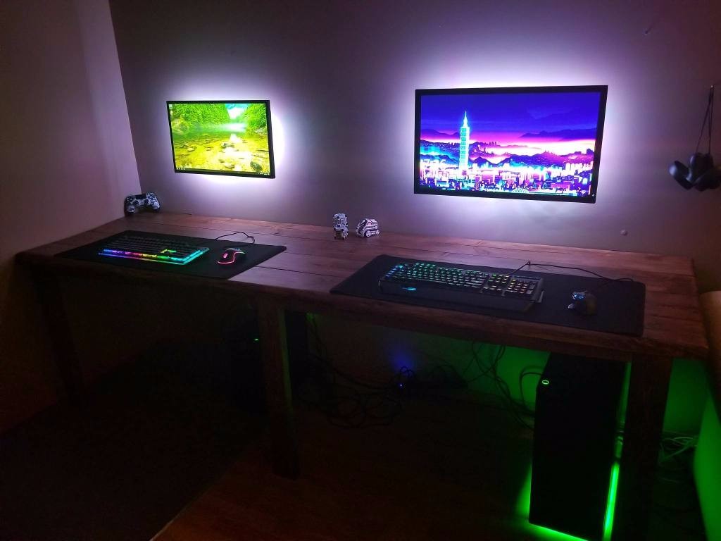 那些令人羡慕的情侣游戏电脑房间首先你得有个女朋友