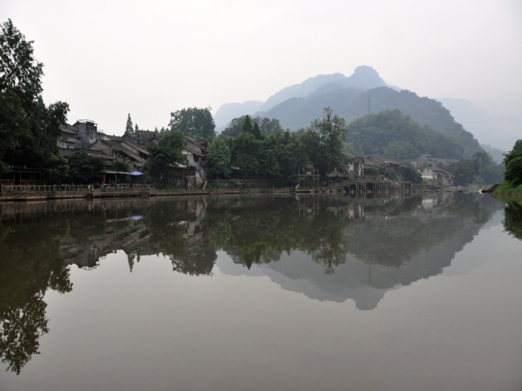 柳江古镇位于四川省眉山市洪雅县城西南35公里花溪河支流柳江两岸