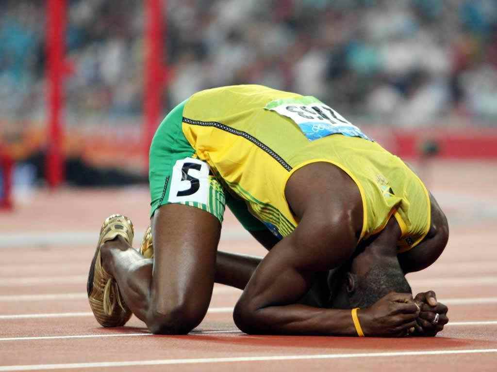 啥飞人博尔特改行踢足球了首发出场竟然还进了两球