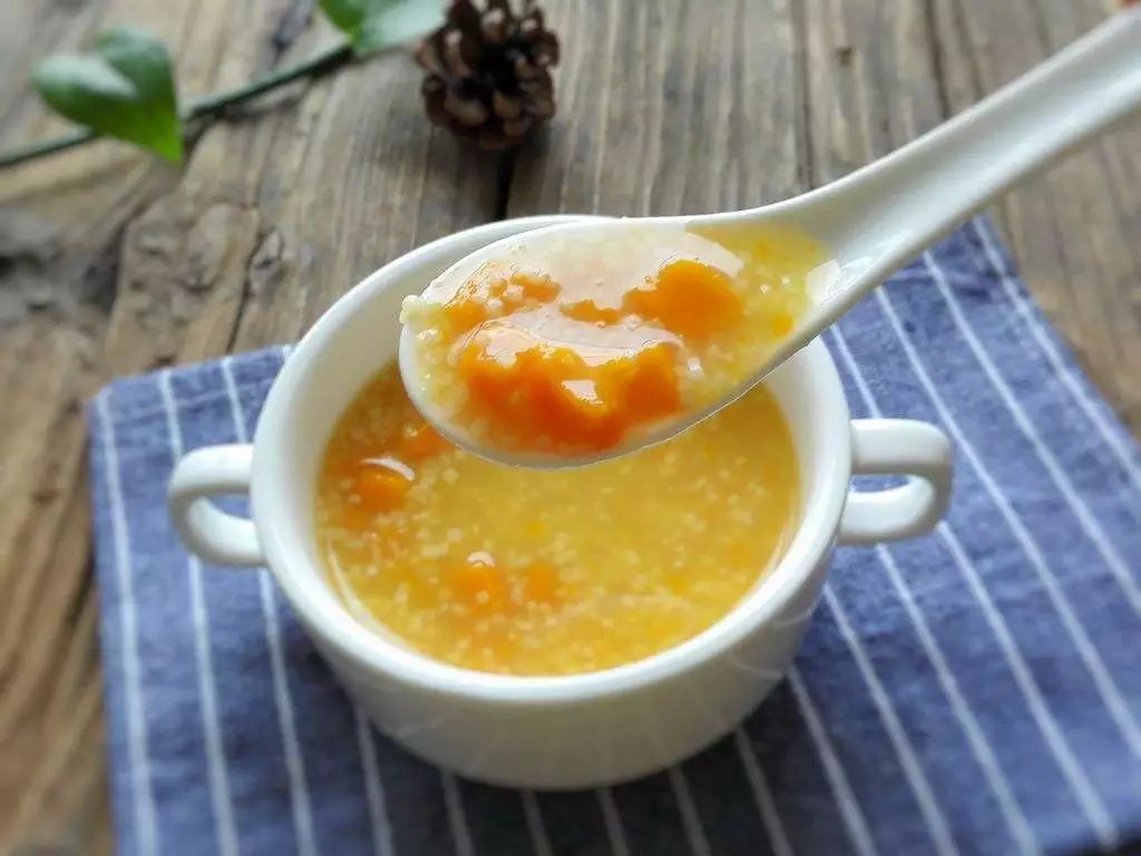 一碗小米粥,养生功效多!日常这么吃,健脾还养胃!