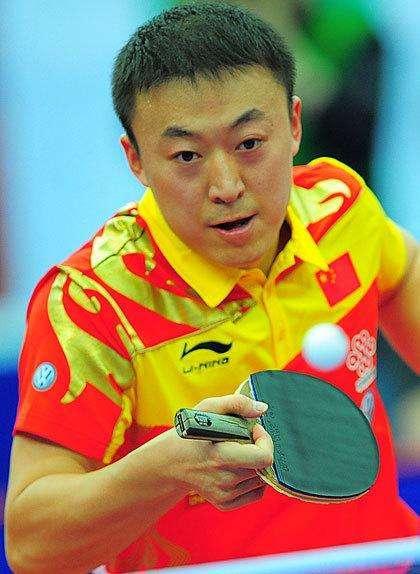 世界冠军马琳发微博晒妻子跟儿子,刘国梁直接评论:一代帅过一代