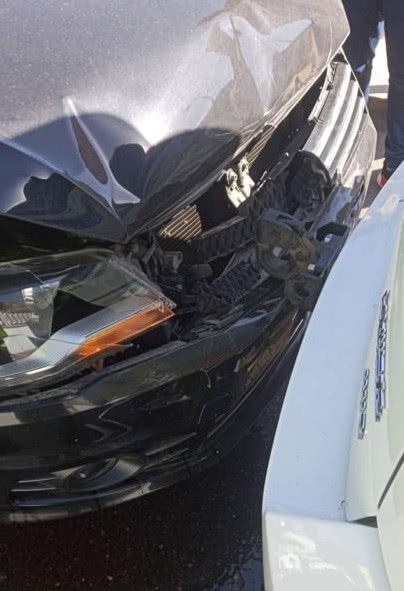 大众宝来路上追尾带流氓挂钩的哈佛,网友:这次交警判罚的很公平