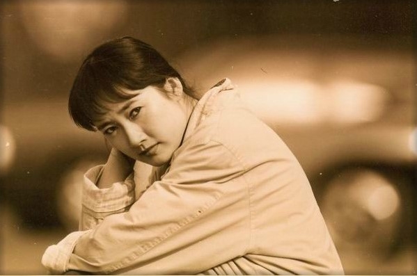 21岁出道红极一时,41岁与王刚离婚,如今58岁却还是单身?