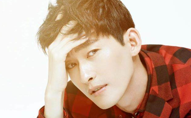 两人同演《一起来看流星雨》走红,今一人片约不断,他却争议不断