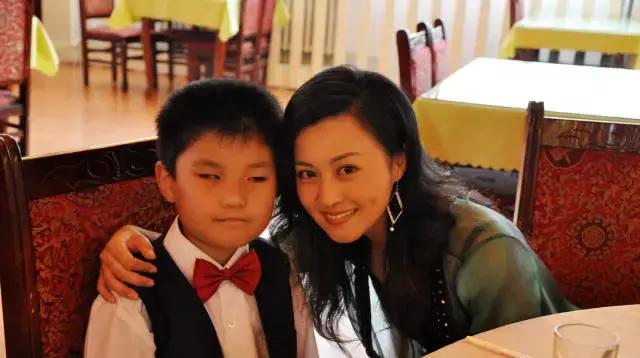 计春华去世她却被传是遗孀曾经刘芳毓就称再造谣将走法律程序