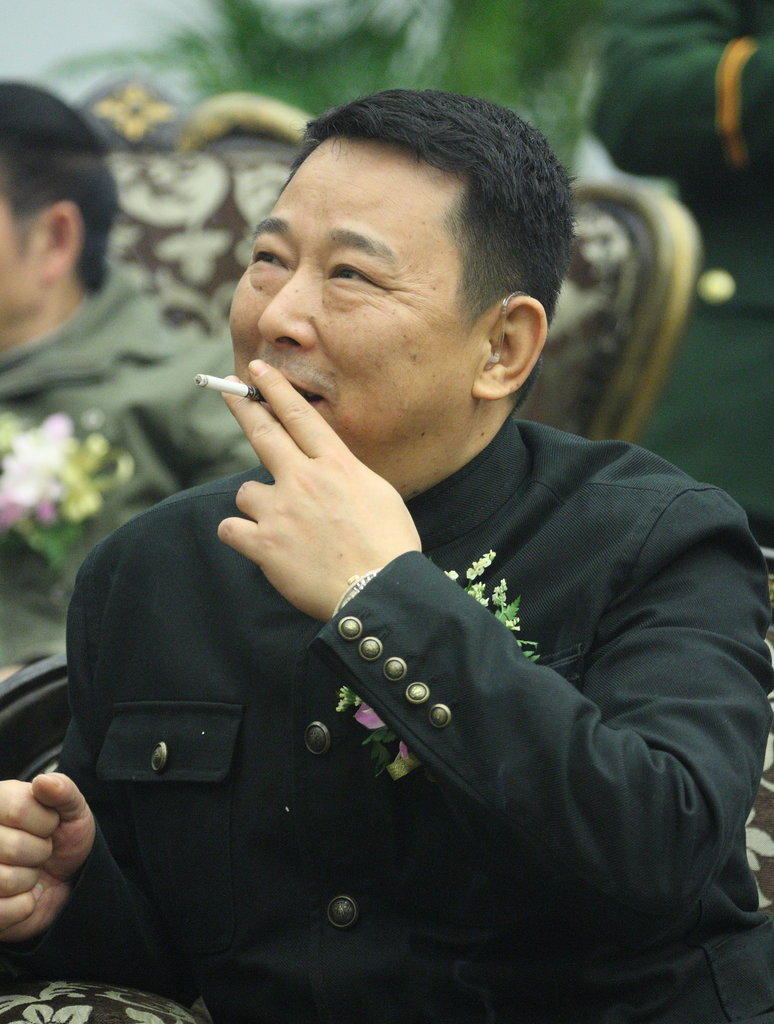 他座驾是1300万劳斯莱斯睡过12名女星最后给予他最痛苦的死法