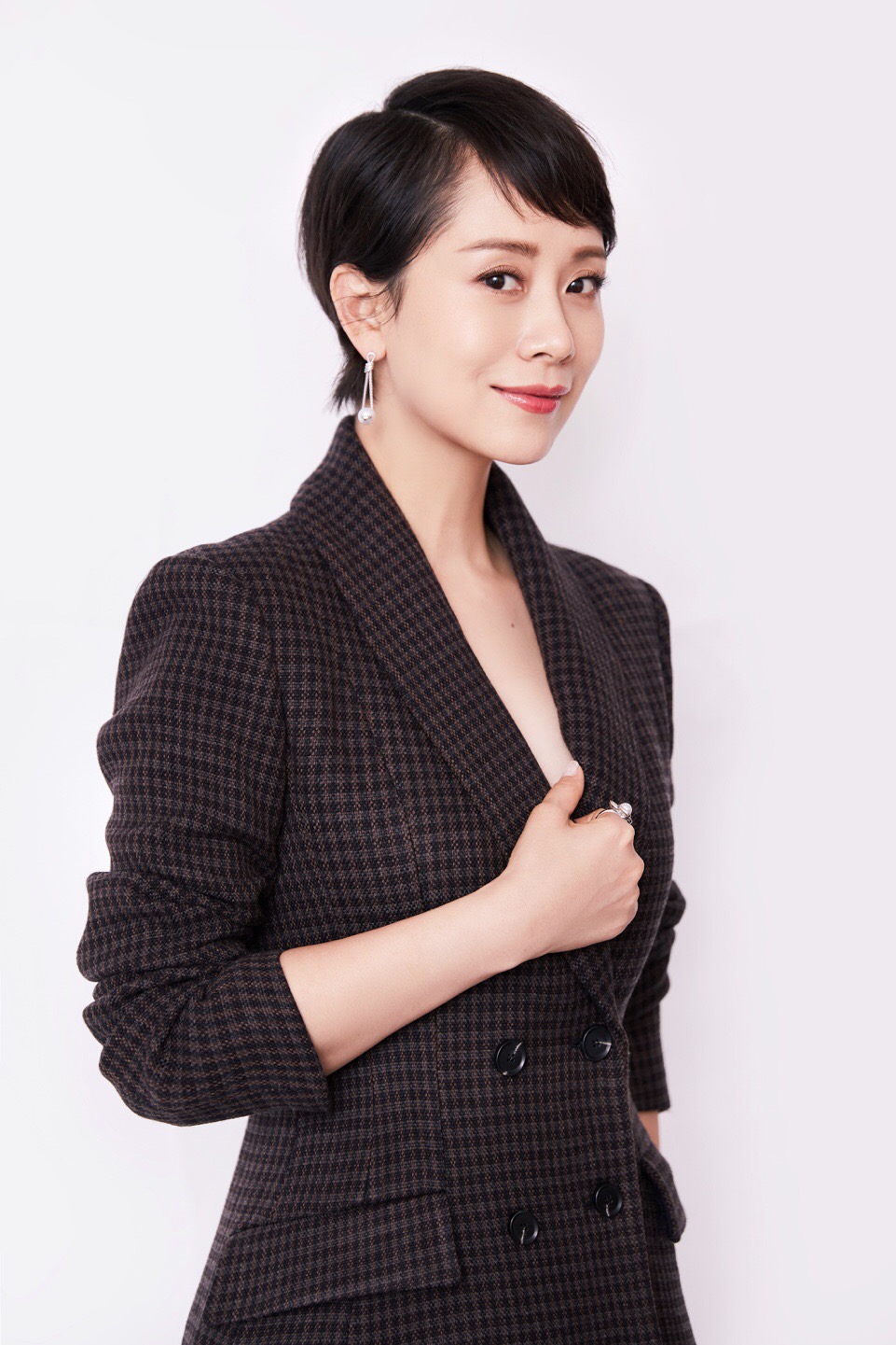 海清晒冬装照每套都是5万多40岁穿出20岁模样气质时髦又少女