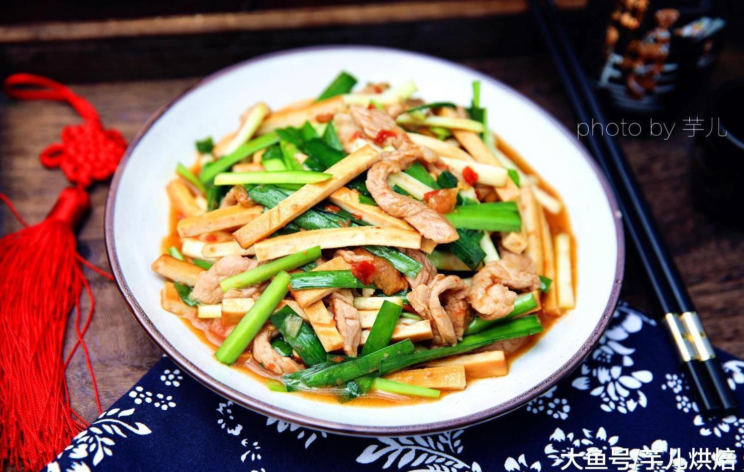 韭菜炒豆腐干最美味的做法, 一定加它一起炒, 美味翻翻, 营养翻翻