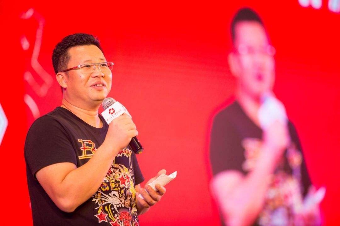 铂爵旅拍董事长许春盛先生认为,对于人像摄影行业来说,最重要的两个