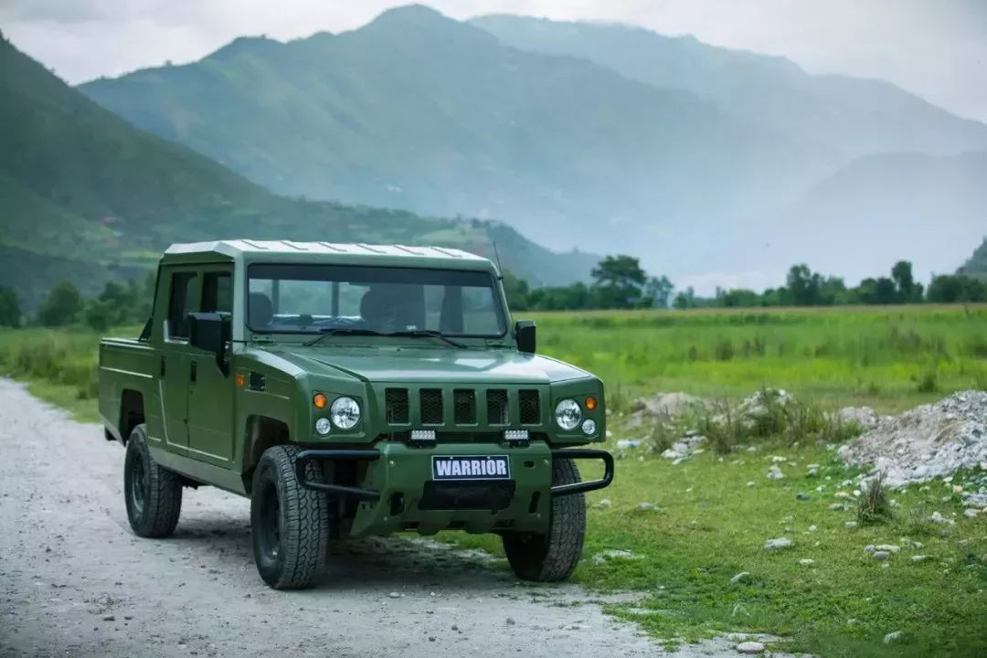 只卖7万出头的军用皮卡开这车出门简直man爆了