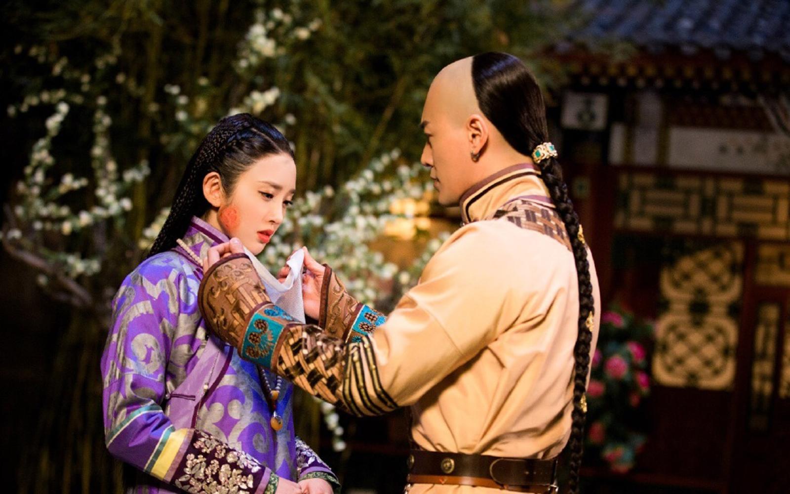 她是乾隆亲自指定的皇后, 收养了一个儿子, 养子最后也当上了皇帝