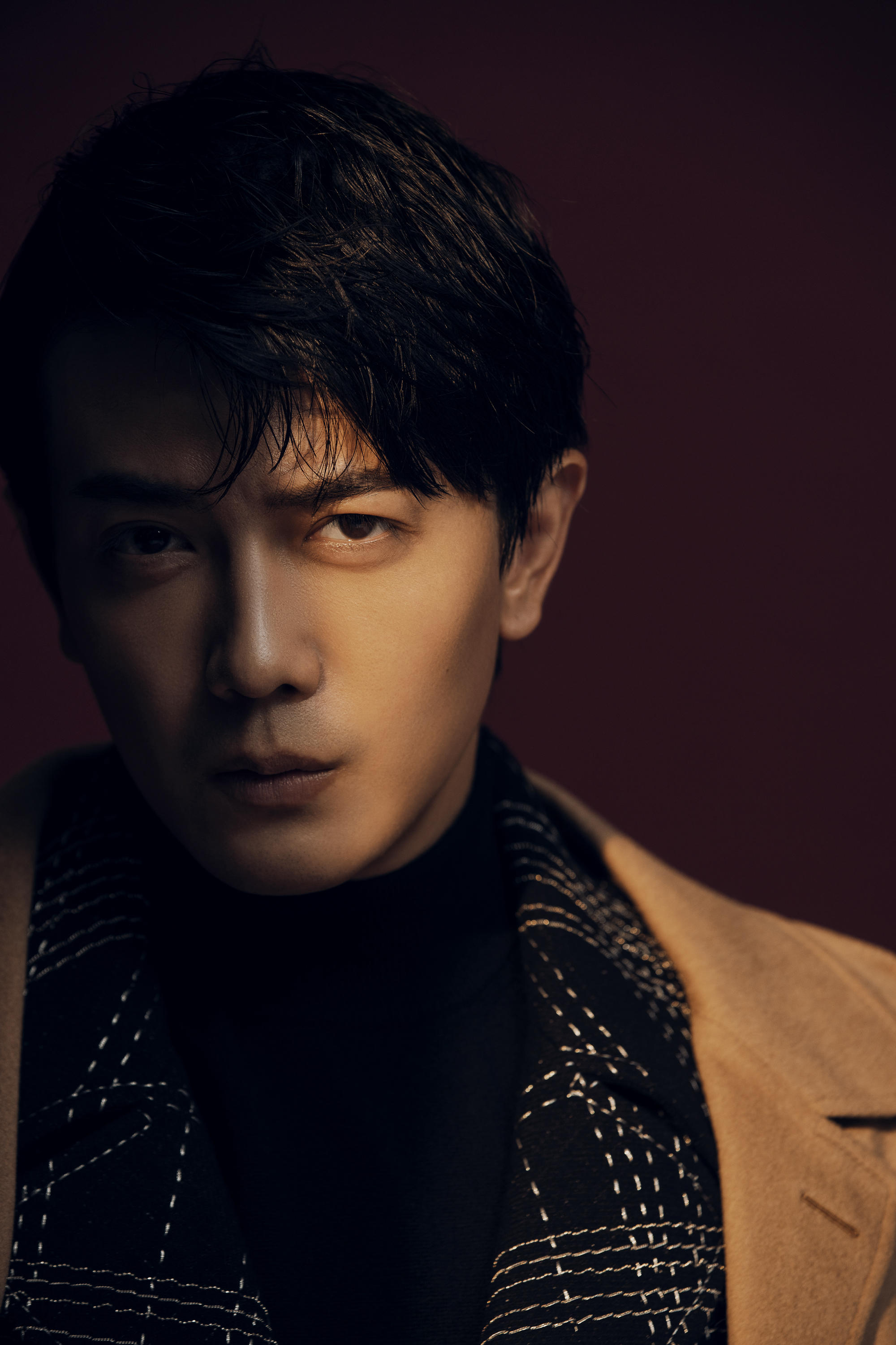 激荡李亭哲造型曝光上演90年代摩登秀网友直呼期待