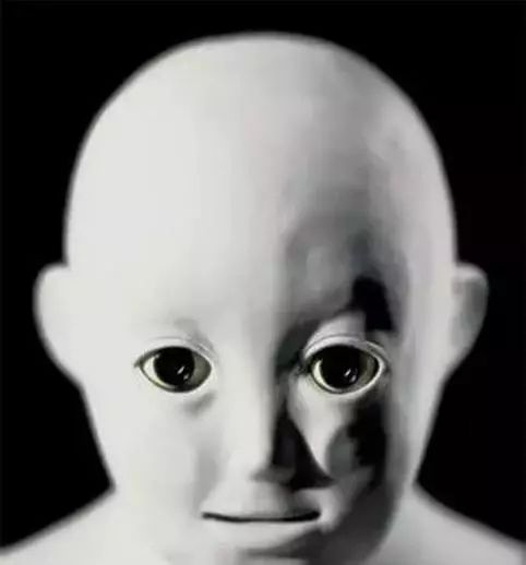 为了研究幼儿成长而造的幼儿机器人cb2,怎么看怎么像个三鹿喝高了的