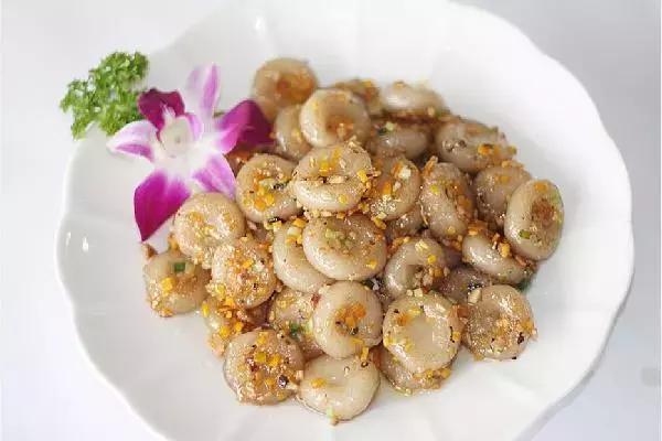 人,把丰收的果实酿造成上乘的美味:笋粄,老鼠粄,忆子粄,算盘子,鸭双羹