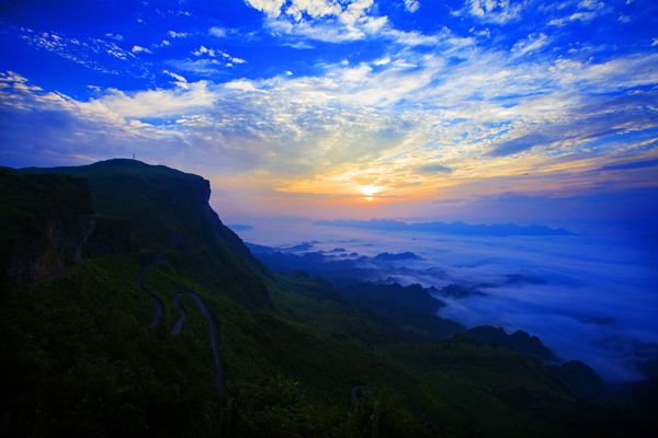 湖南十大最美国家地质公园之湘西乌龙山,掩藏不住的山色美景