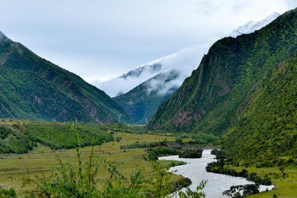 西藏小江南:林芝林芝海拔平均3000米左右,就高度來講是西藏海拔最低的