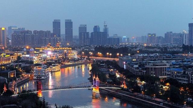 华阳美食文化集群逐渐成形,北京街成新一代餐饮地标!