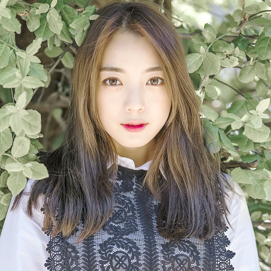 周末阳光下一个清秀靓丽的素颜姑娘!|姑娘|长发|美女_新浪新闻