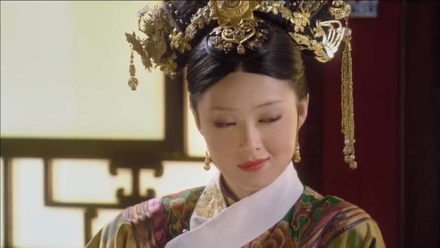 甄嬛传:皇后多听年羹尧的话?两个字就把六宫大权拱手让给华妃!