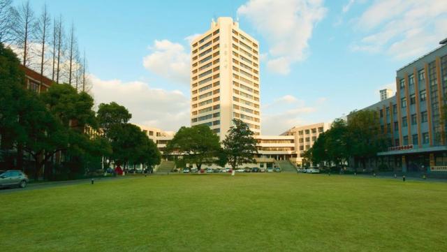 丢掉了"中国"头衔,校友们没了归宿感|纺织|东华大学|归宿感_新浪新闻