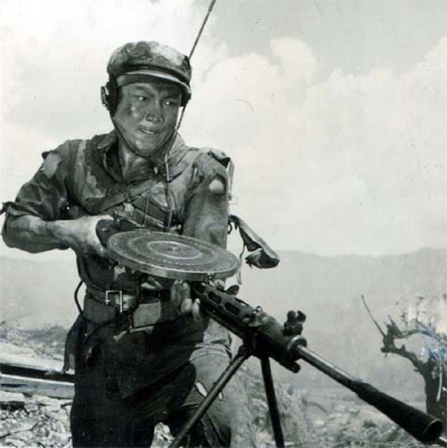 共2600挺,按步兵营配备可武装20个苏械师