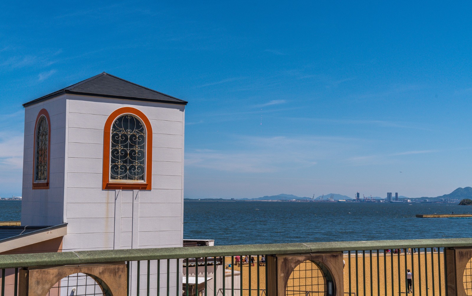 在日本福冈momochi海滨公园近距离与海接触