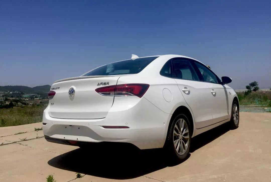 2018款别克英朗实车评测,10万左右的轿车首选?刘一说了实话