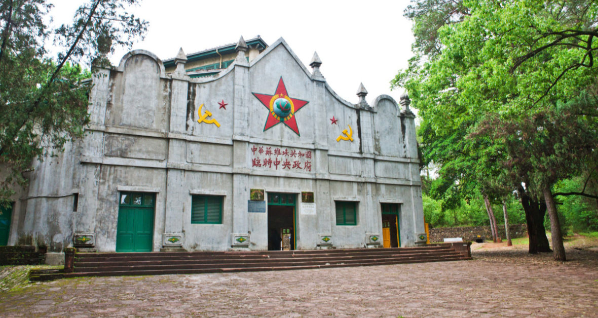 位于赣州市瑞金市境内,包括叶坪村革命遗址,沙洲坝革命遗址,长征革命