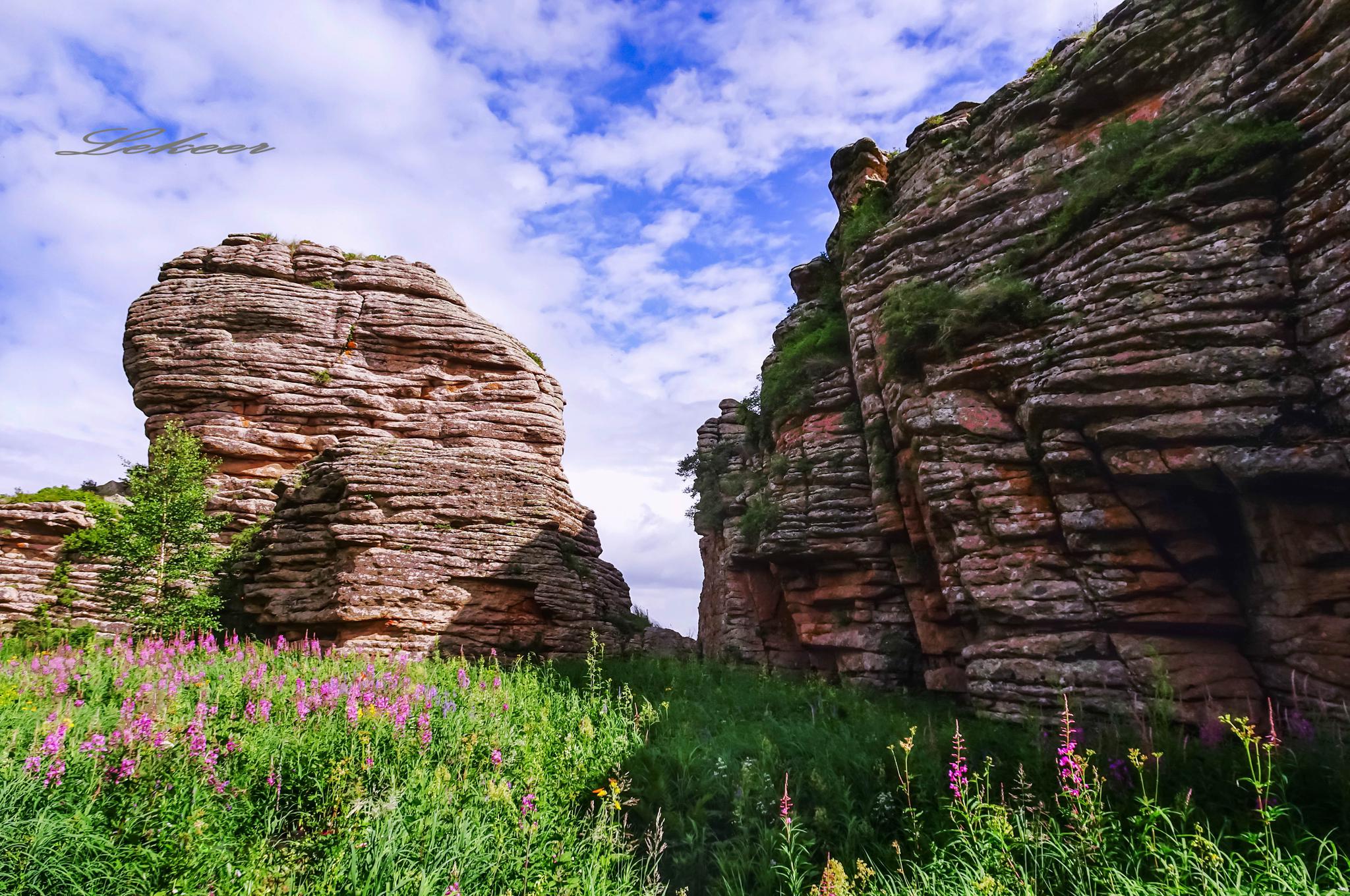 有一种世界地质奇观生命已经倒计时 它叫阿斯哈图石林 要看搞紧!