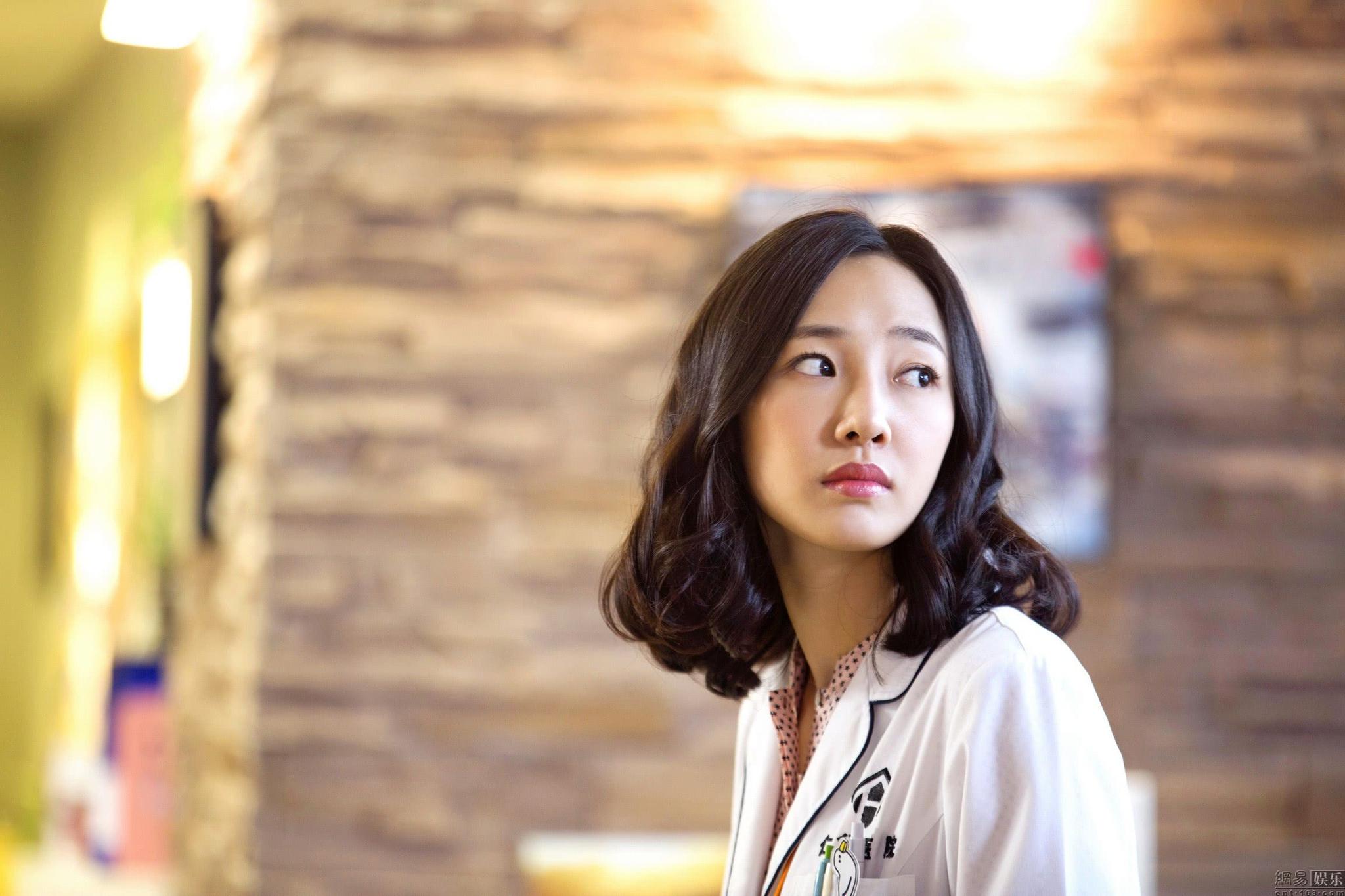 曾经深陷"出轨门"的白百何!现在竟然是这样,网友:尺度好大!