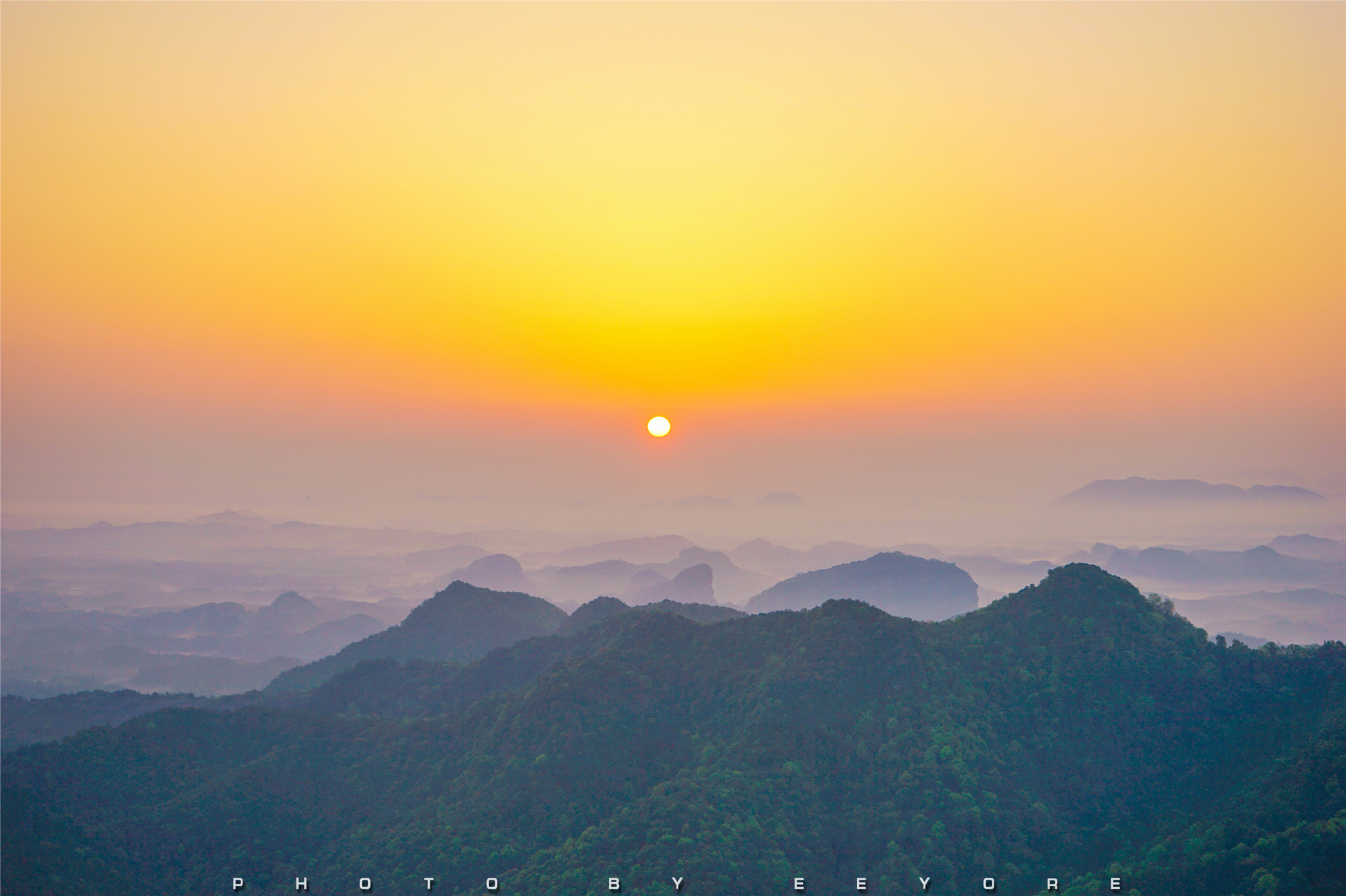 凌晨4点赴约的姑娘,一睹拨云见日曦染龟峰