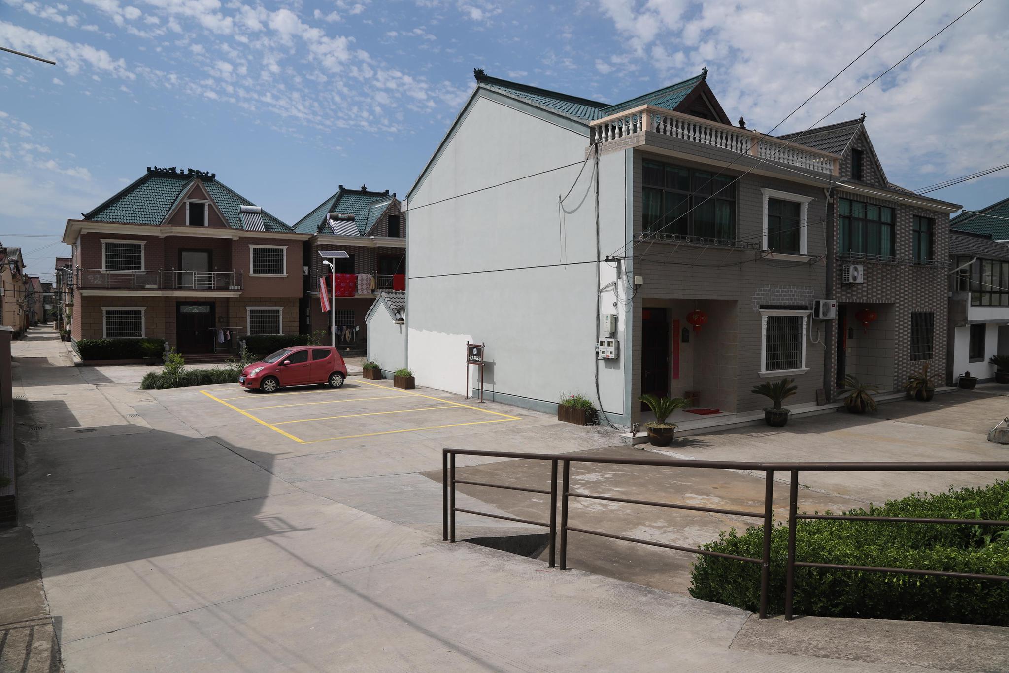 不过,在浙江省绍兴市上虞区曹娥街道外五甲村,这个城中村却是另一番