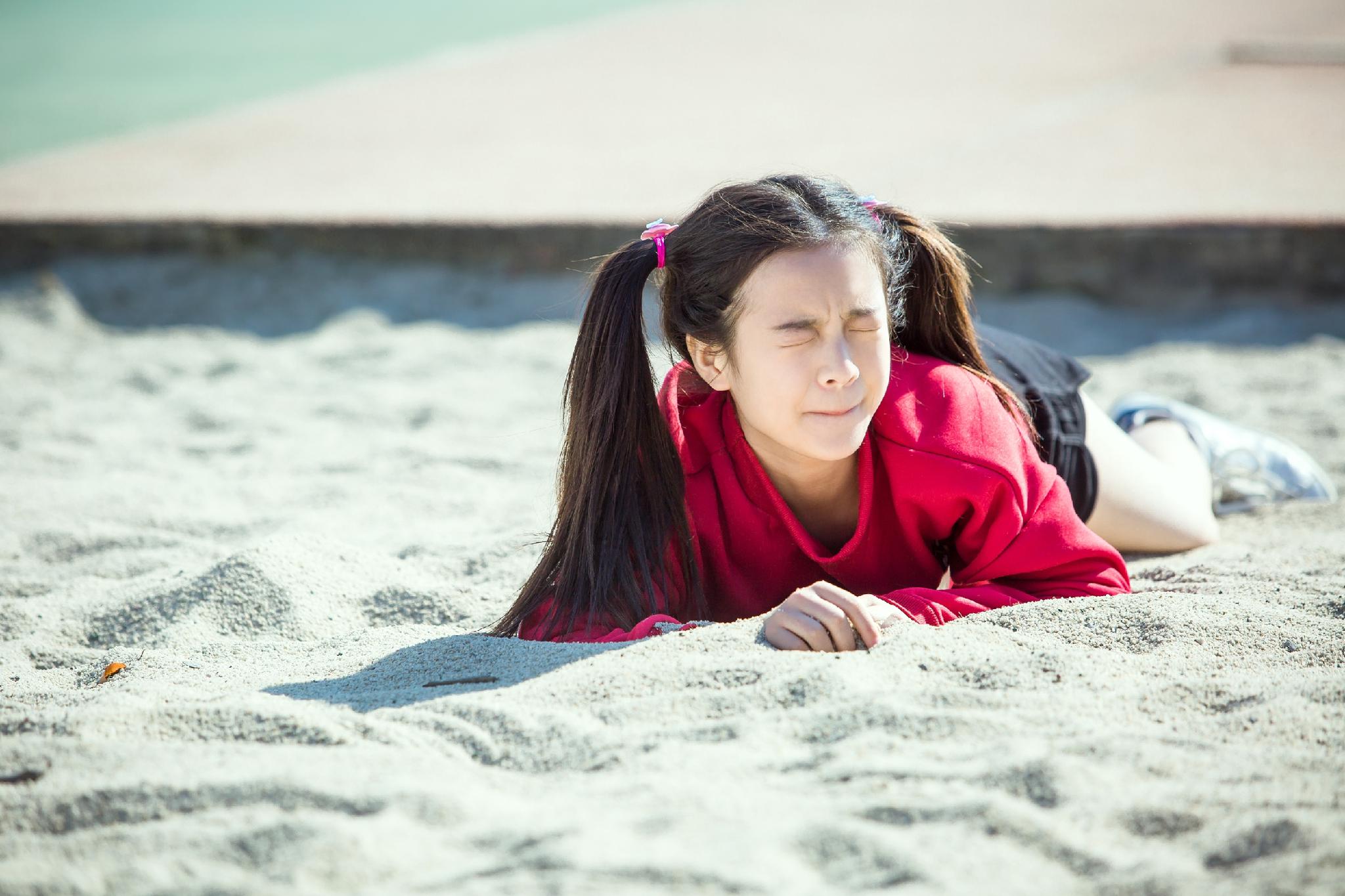 《同学两亿岁》超能爆笑上线 18岁李庚希初恋脸演绎暴走萝莉