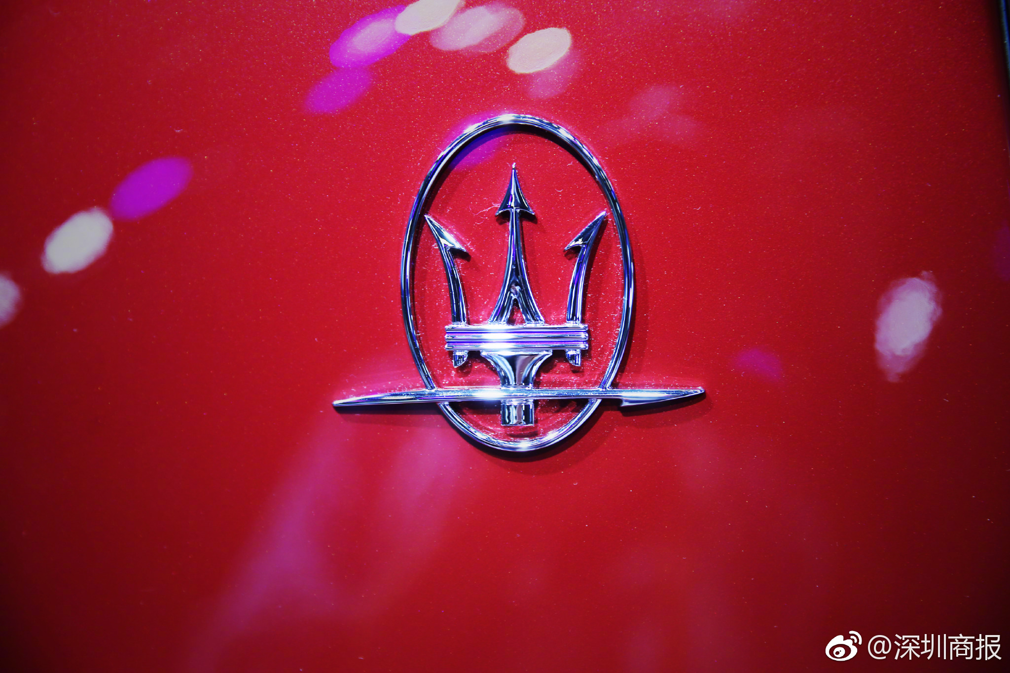 三叉戟的logo!大声告诉商报君,这是什么牌子!
