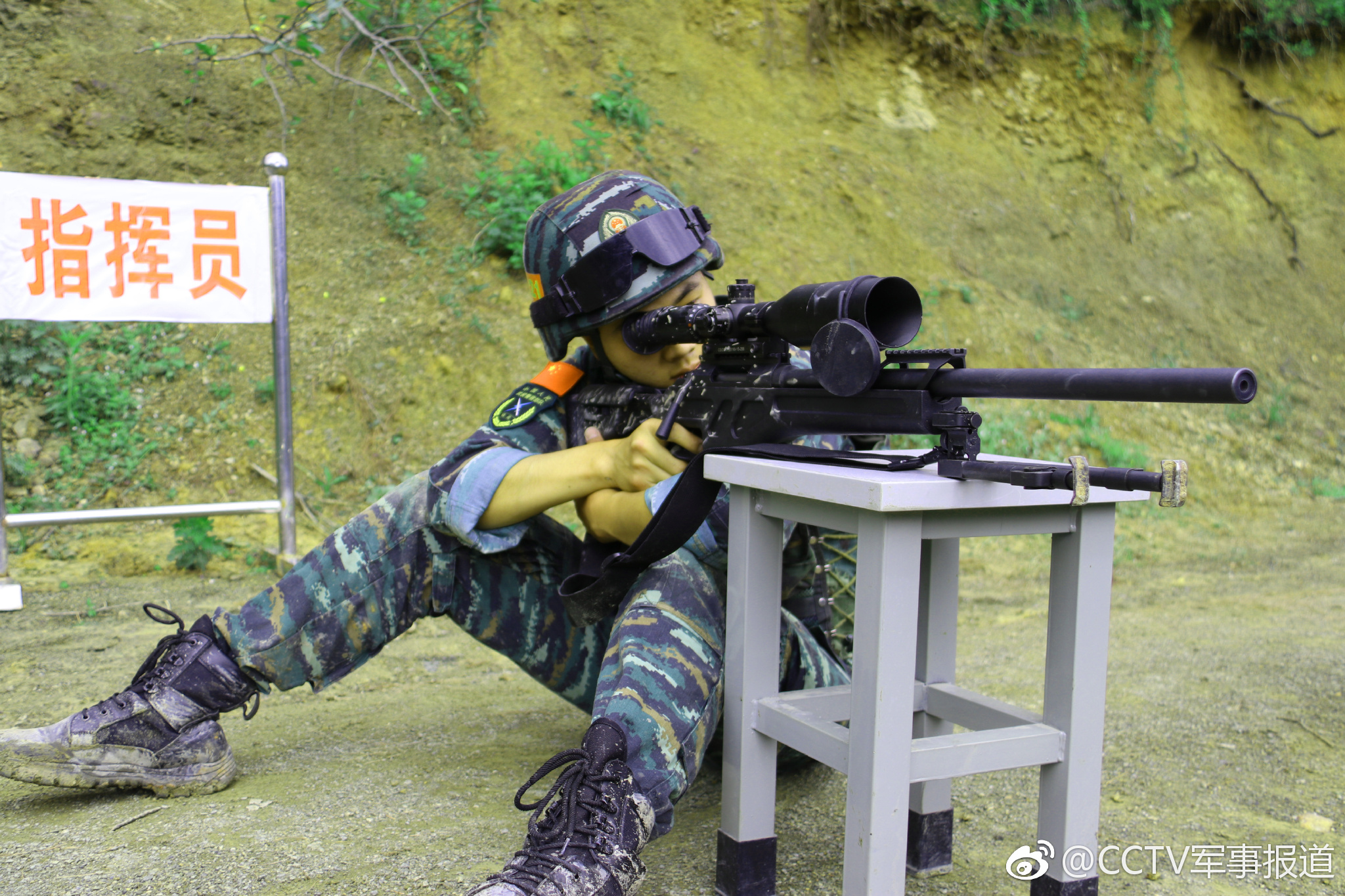 射击场上见真章,看特战队员多姿势射击燃爆眼球