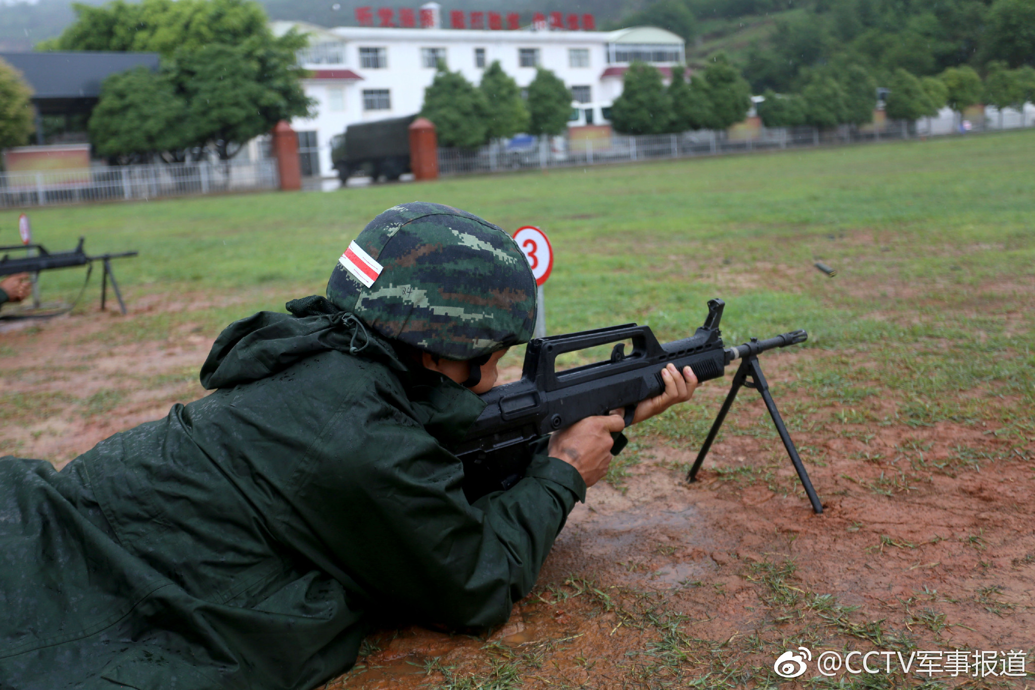 近日,武警云南总队滇西南片区魔鬼周极限训练正如火如荼进行,来自保山