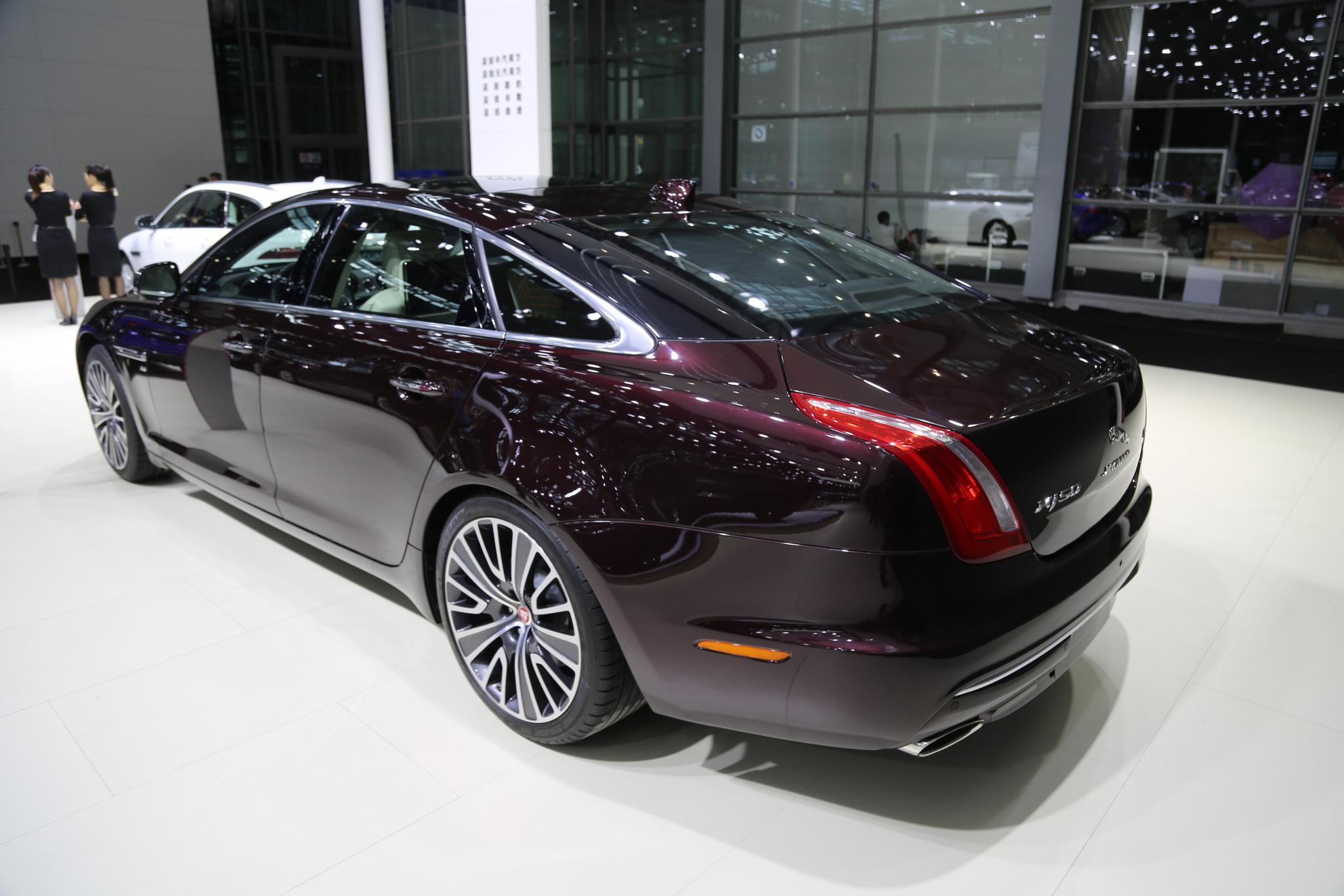 捷豹jaguar xj,旗舰商务座驾,2018深港澳车展实拍!