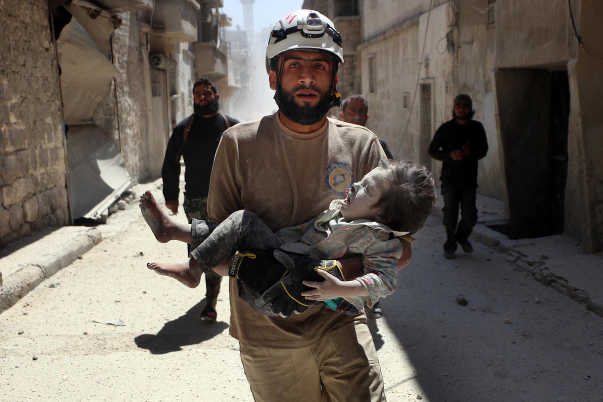 笔者认为,"白头盔"这一事件,充分显示出网络舆论宣传战的复杂性.