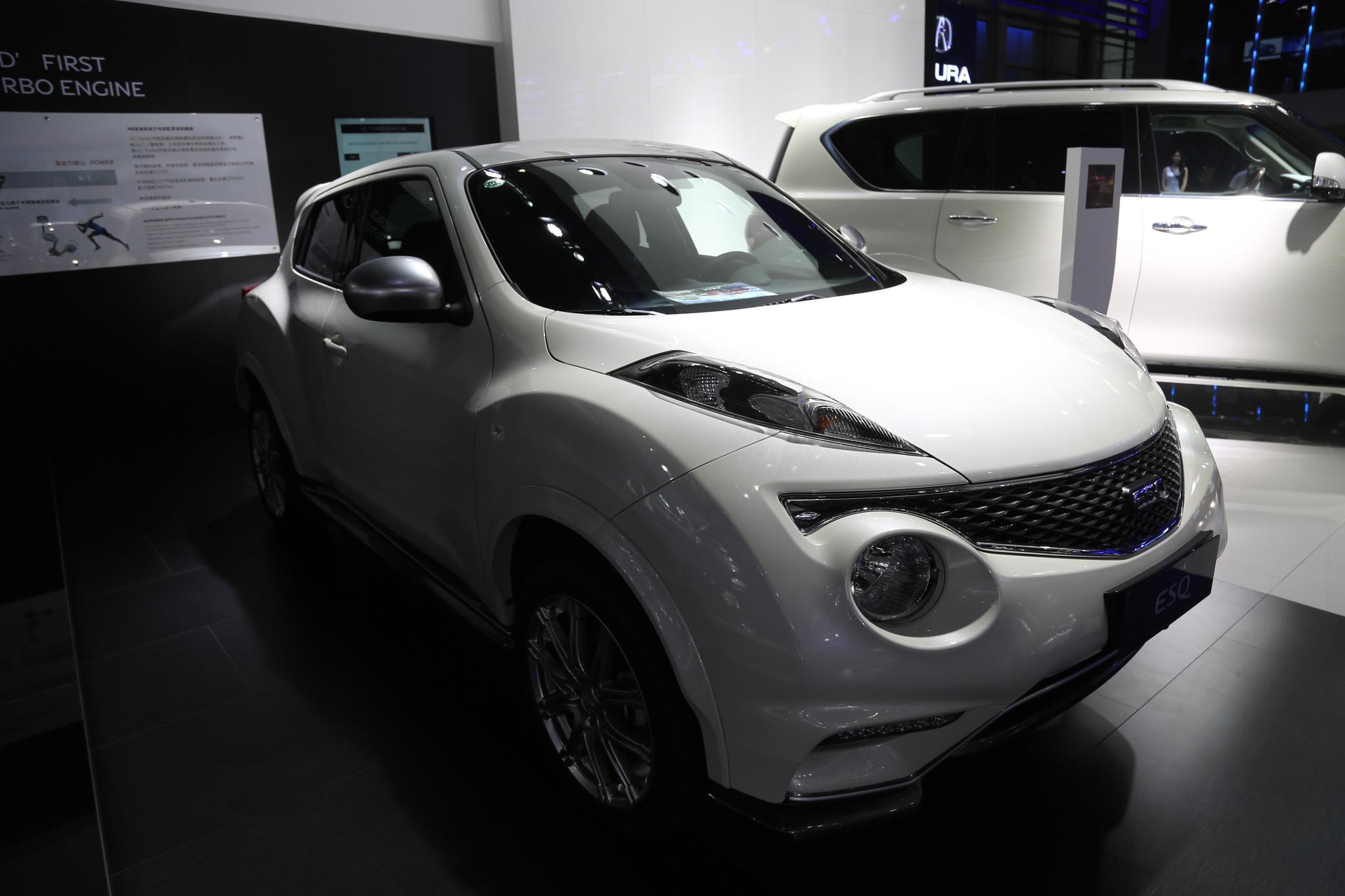 实拍英菲尼迪esq-紧凑运动suv,率酷,摄心夺目!