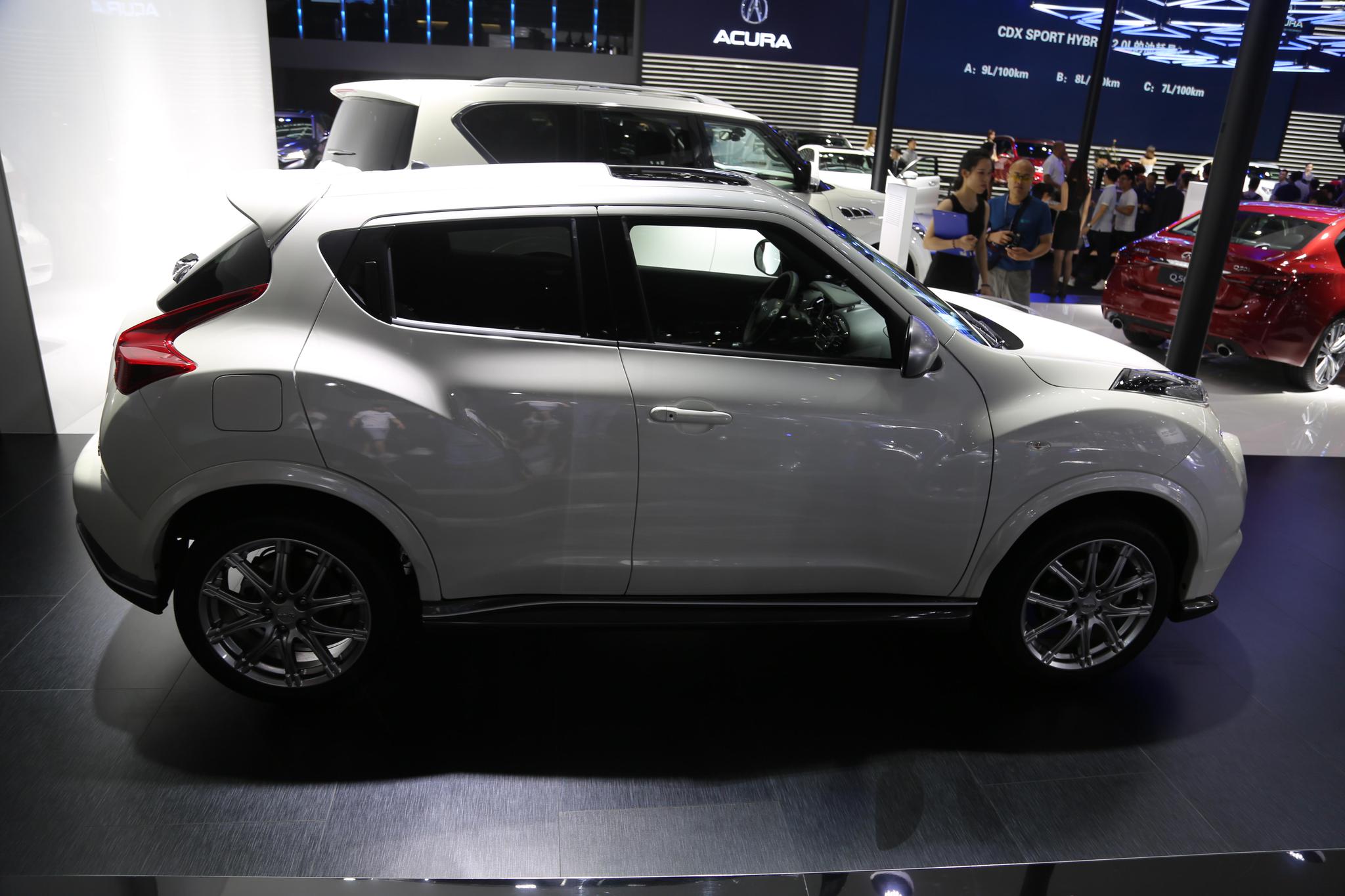 实拍英菲尼迪esq-紧凑运动suv,率酷,摄心夺目!