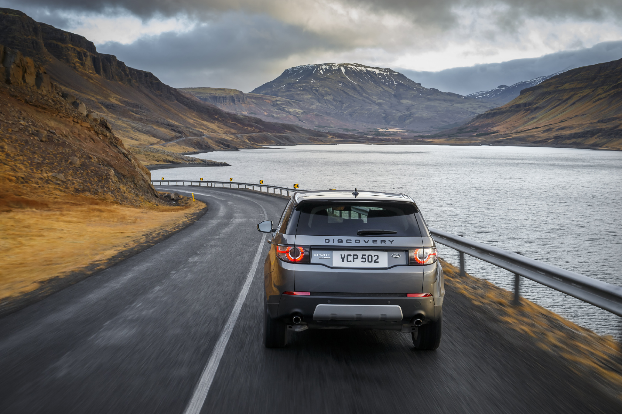 路虎discoverysport英姿飒爽