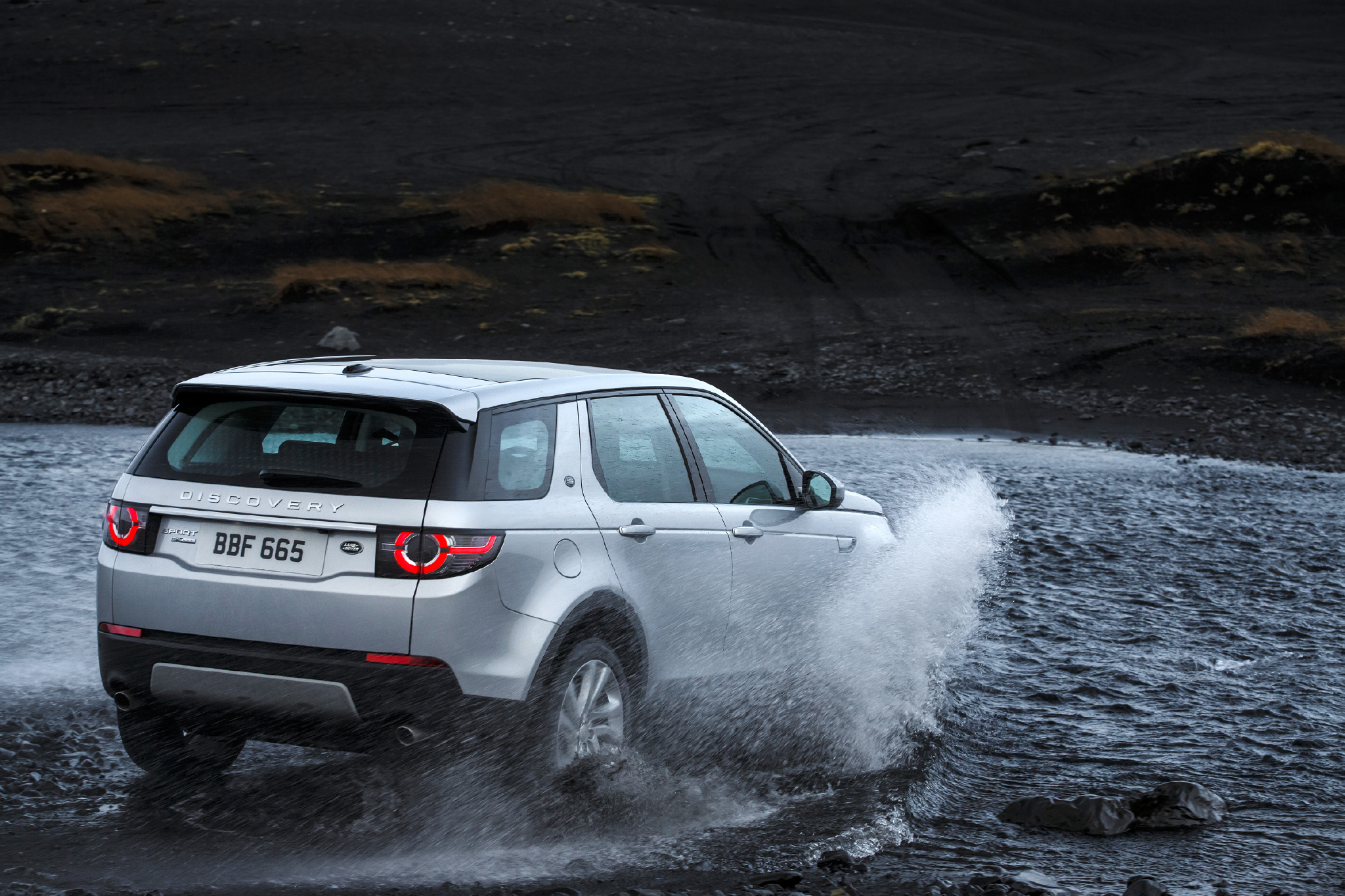 路虎discoverysport英姿飒爽