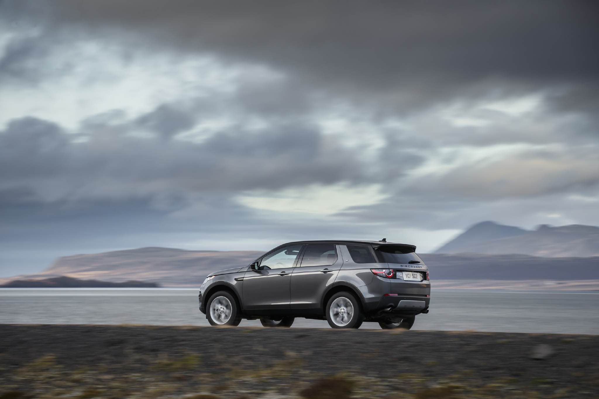 路虎discoverysport英姿飒爽