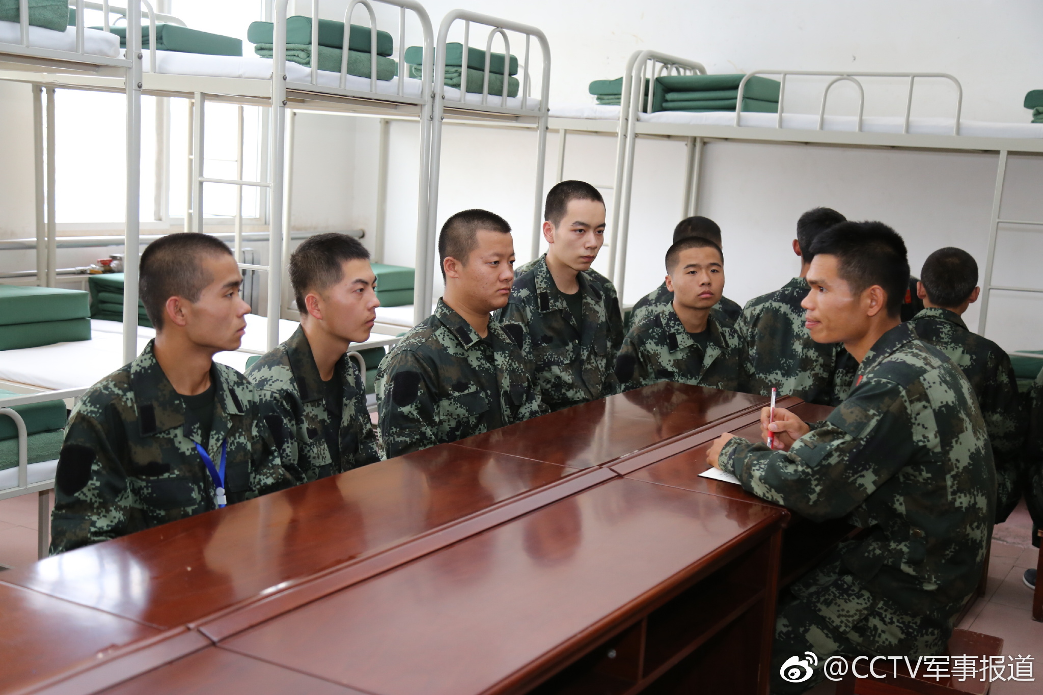 武警渭南支队喜迎2018年度首批新兵入营