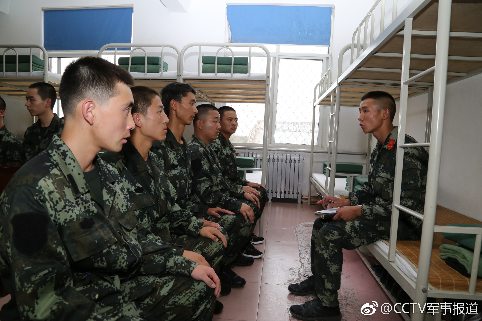 武警渭南支队喜迎2018年度首批新兵入营